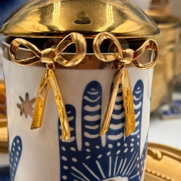 🆕 OSCAR DE LA RENTA 🧿 NWOT Runway Gold Bow Earrings - Picture 7 of 15